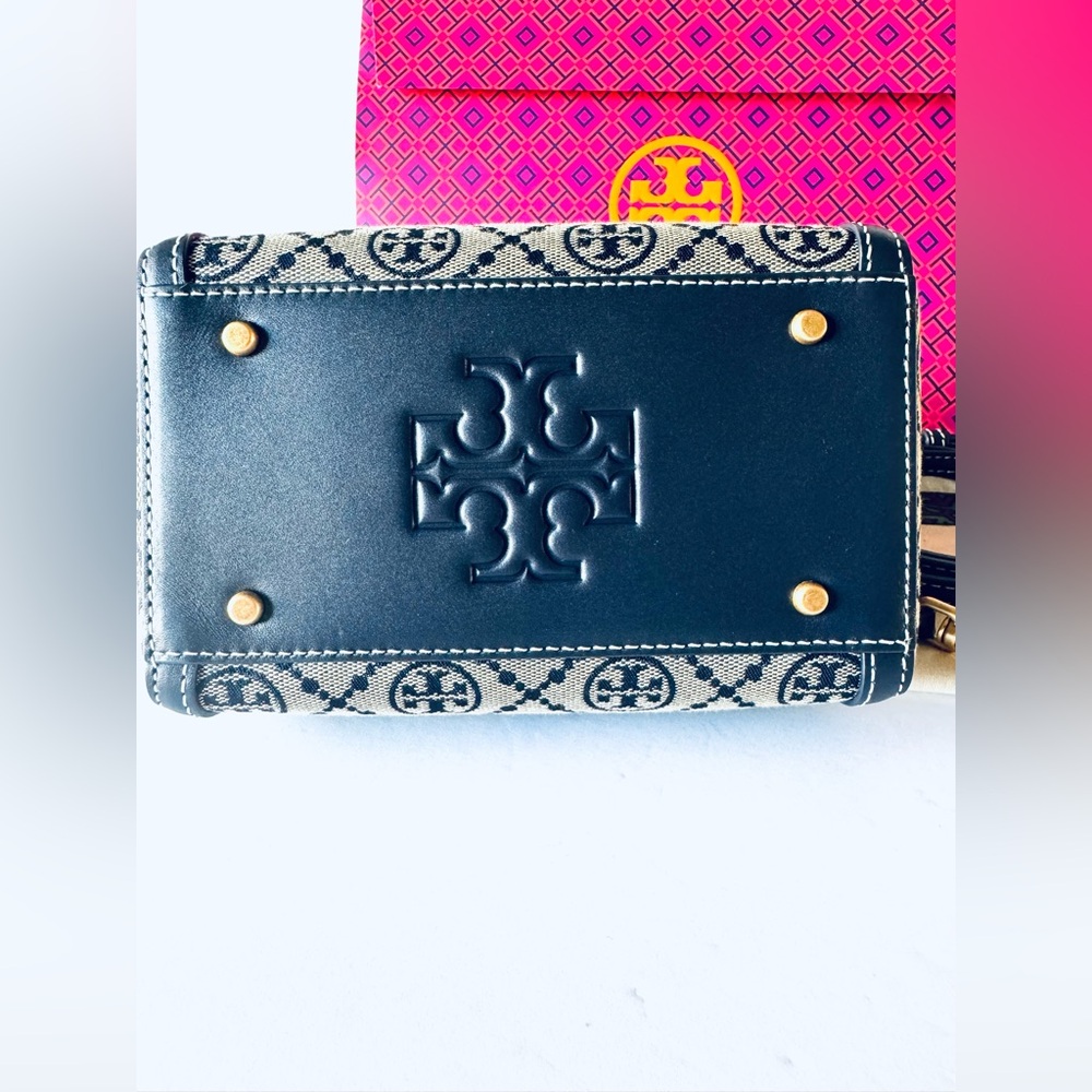 Tory Burch Petite T Monogram Barrel Bag. - Picture 7 of 11